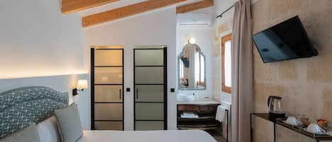 Superior Double Room, City View