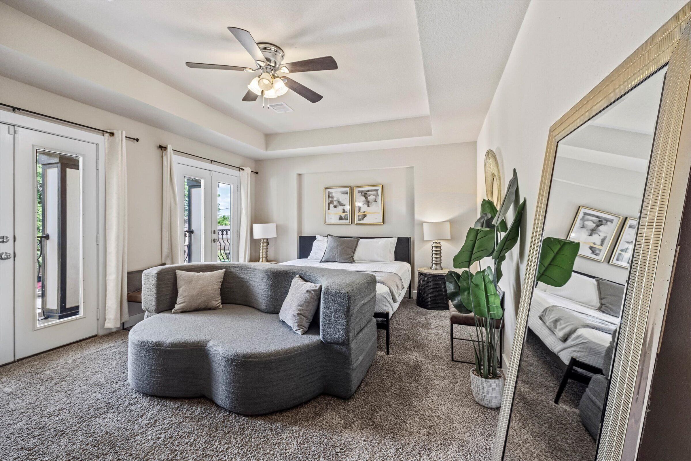 3 bedrooms, desk, iron/ironing board, free WiFi