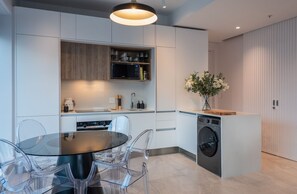 Executive-Apartment, Balkon, Stadtblick | Eigene Küche