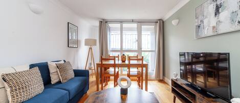 Apartment, 1 Bedroom | Living area