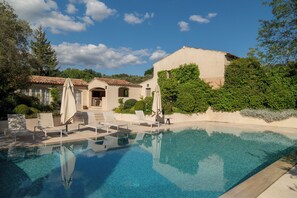 Pool - Exceptional villa with swimming pool - Direct access on foot to Château de la Gaude (Aix-en-Provence)