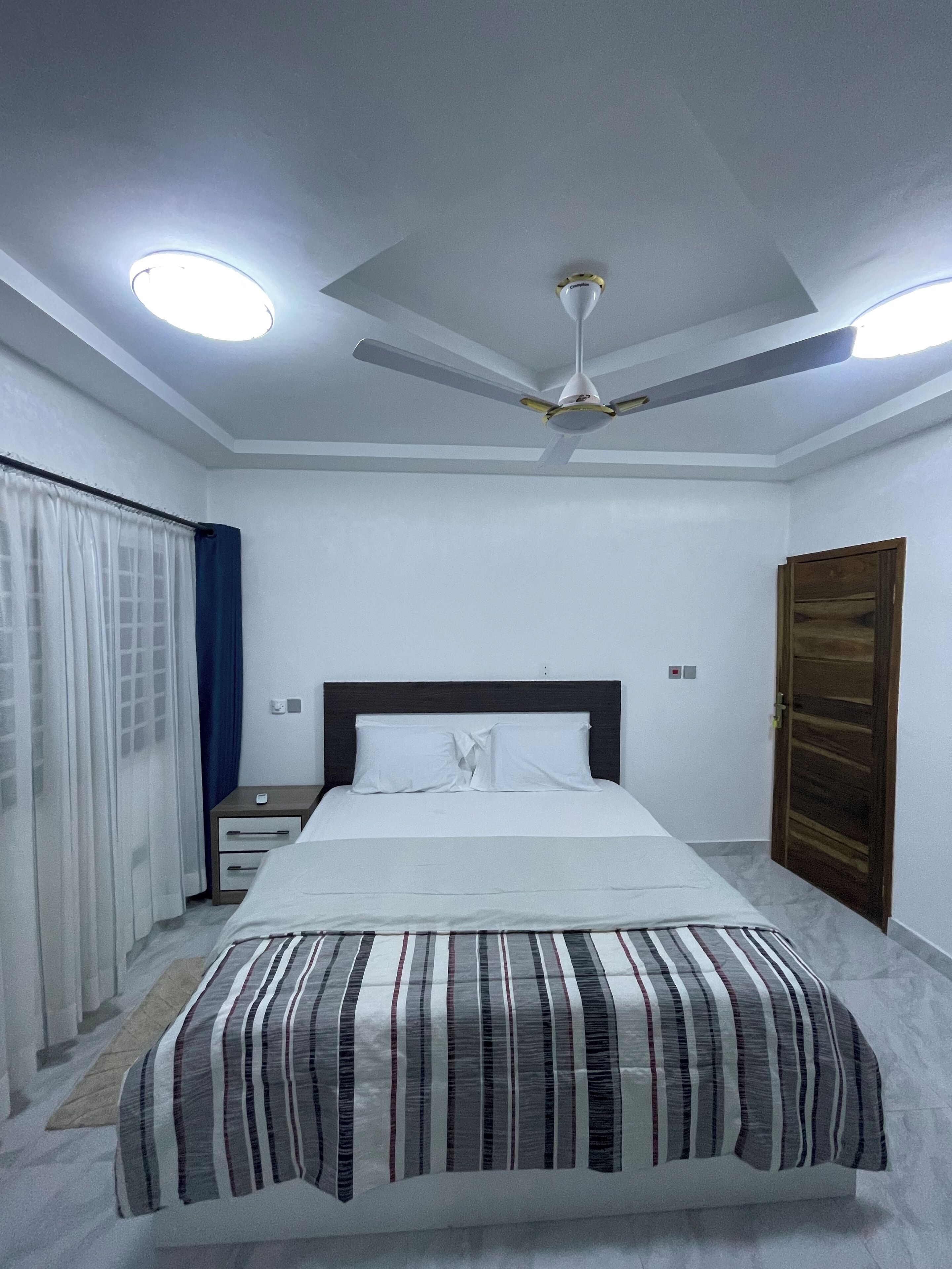 2 quartos, ferros/tábuas de passar roupa, Wi-Fi, roupa de cama