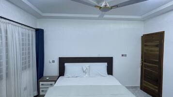 2 quartos, ferros/tábuas de passar roupa, Wi-Fi, roupa de cama