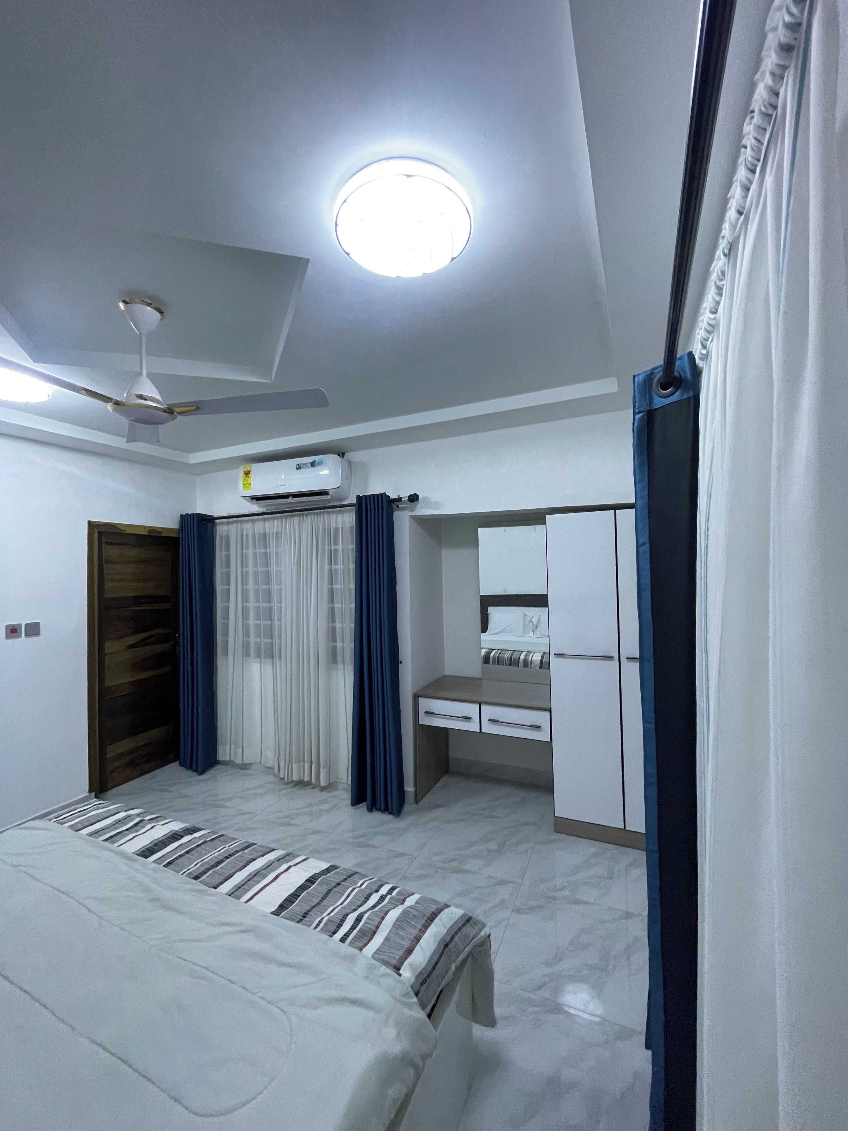 2 bedrooms, iron/ironing board, WiFi, bed sheets