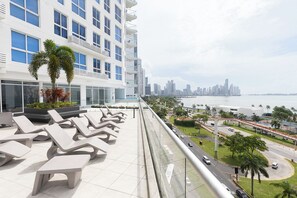 Terrace/patio - 1 bdr apartment with amazing view of old town and the skyline city (Avenida Balboa)