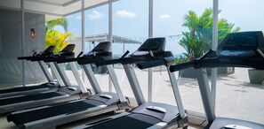 Fitness facility - 1 bdr apartment with amazing view of old town and the skyline city (Avenida Balboa)