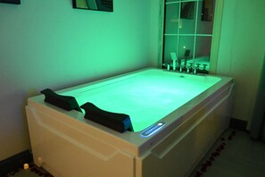 Honeymoon suite, uitzicht op stad | Lakens van Egyptisch katoen, luxe beddengoed, pillowtop-bedden