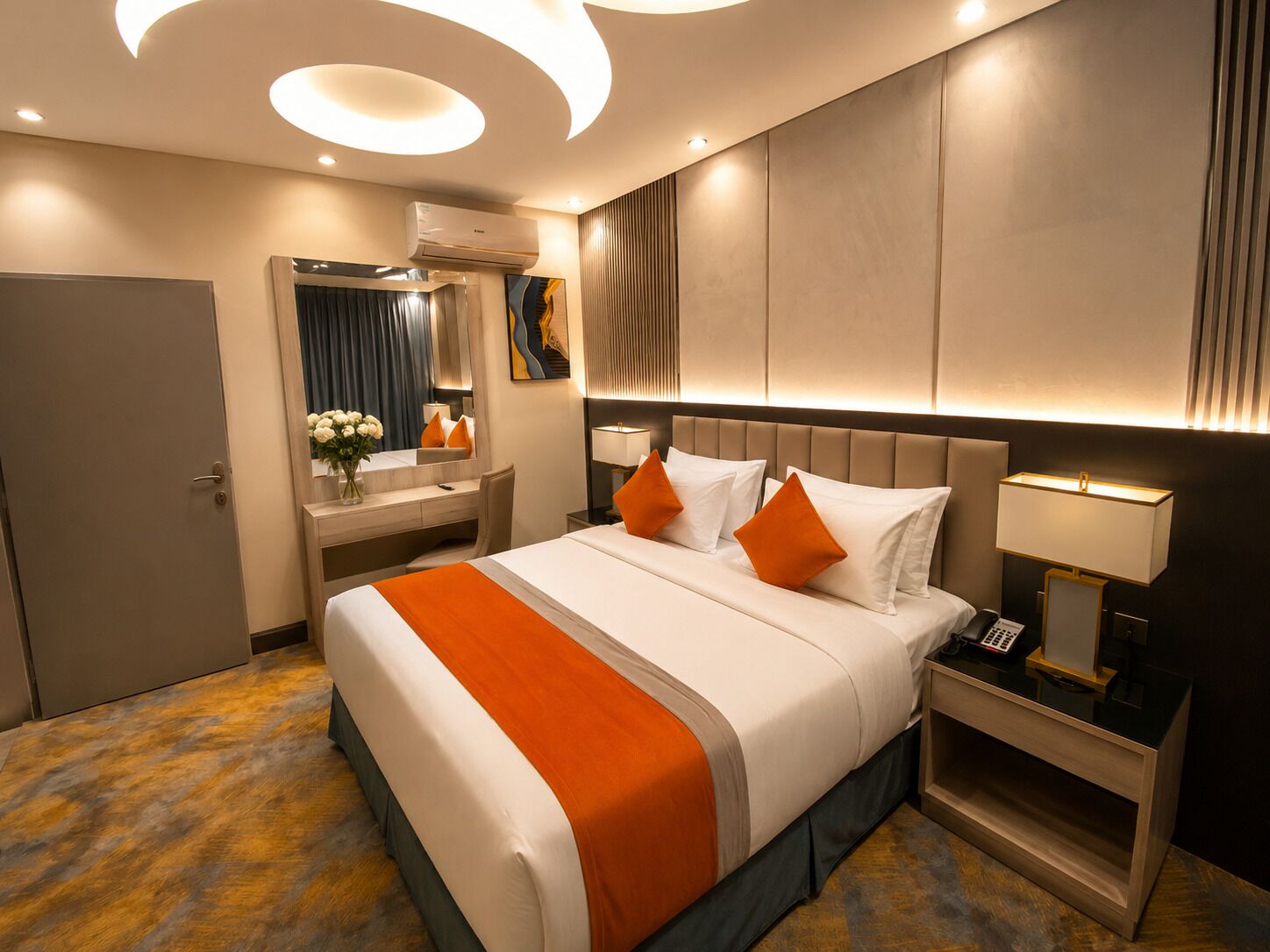 Suite Bulan Madu | Seprai katun Mesir, seprai premium, bantalan ekstra lembut, dan minibar