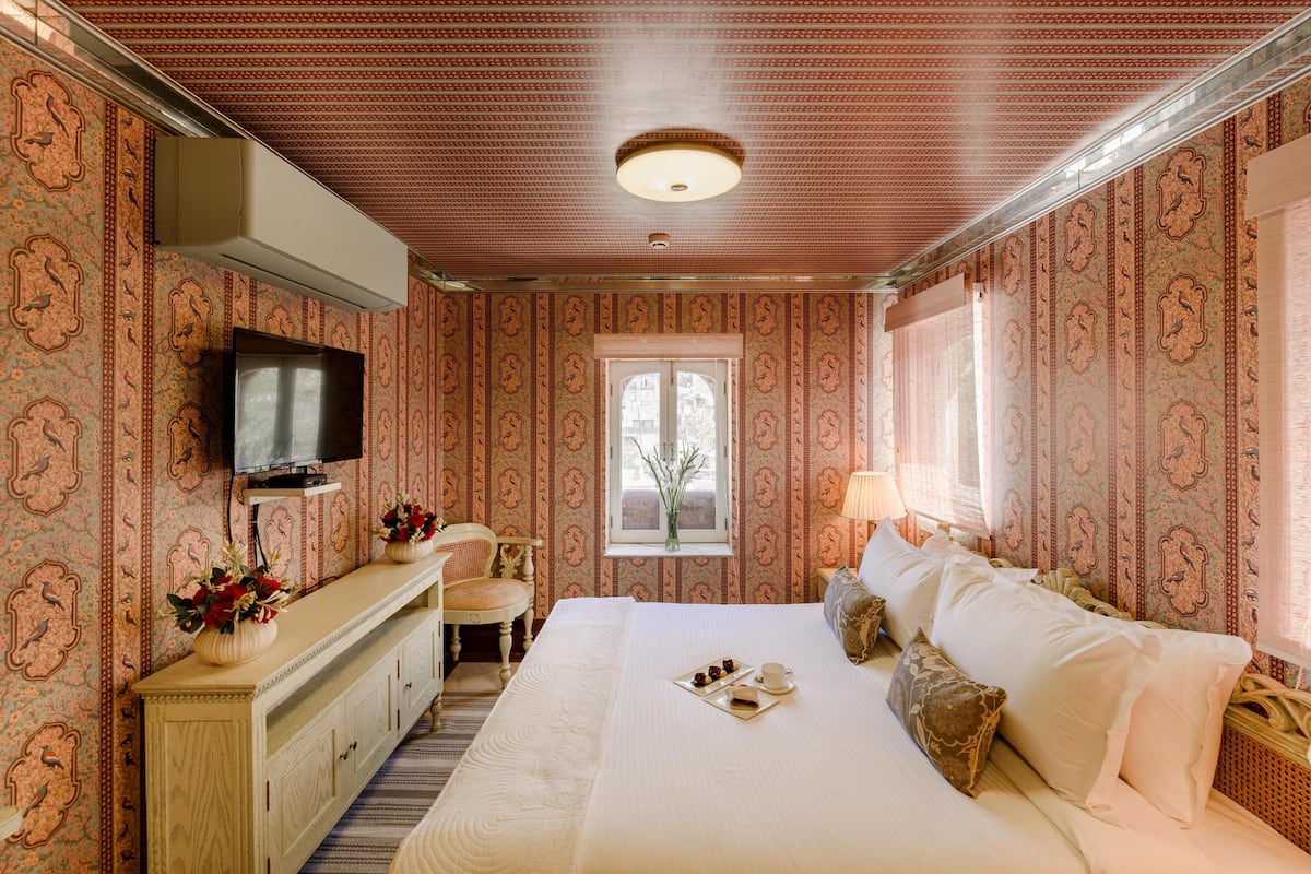 Deluxe Double Room, Hill View