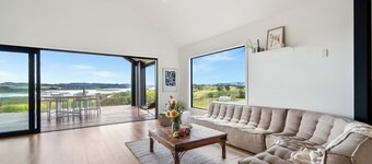 Huge Hidden Family Oasis - Water Views, Space and Serenity