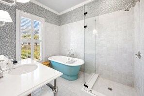 Shower, towels