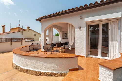 Casa Iris only 700 meters away from the beach