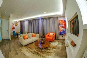 Living area - The Curve by the Park One bedroom (Nairobi)