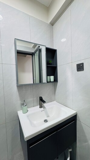 Suihku, bidee, pyyhkeet, saippua