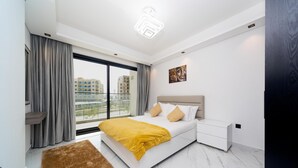Room - 2-bedroom ensuites,  apartment in charming Dubai with fitness room, AC, WiFi (Dubai south)