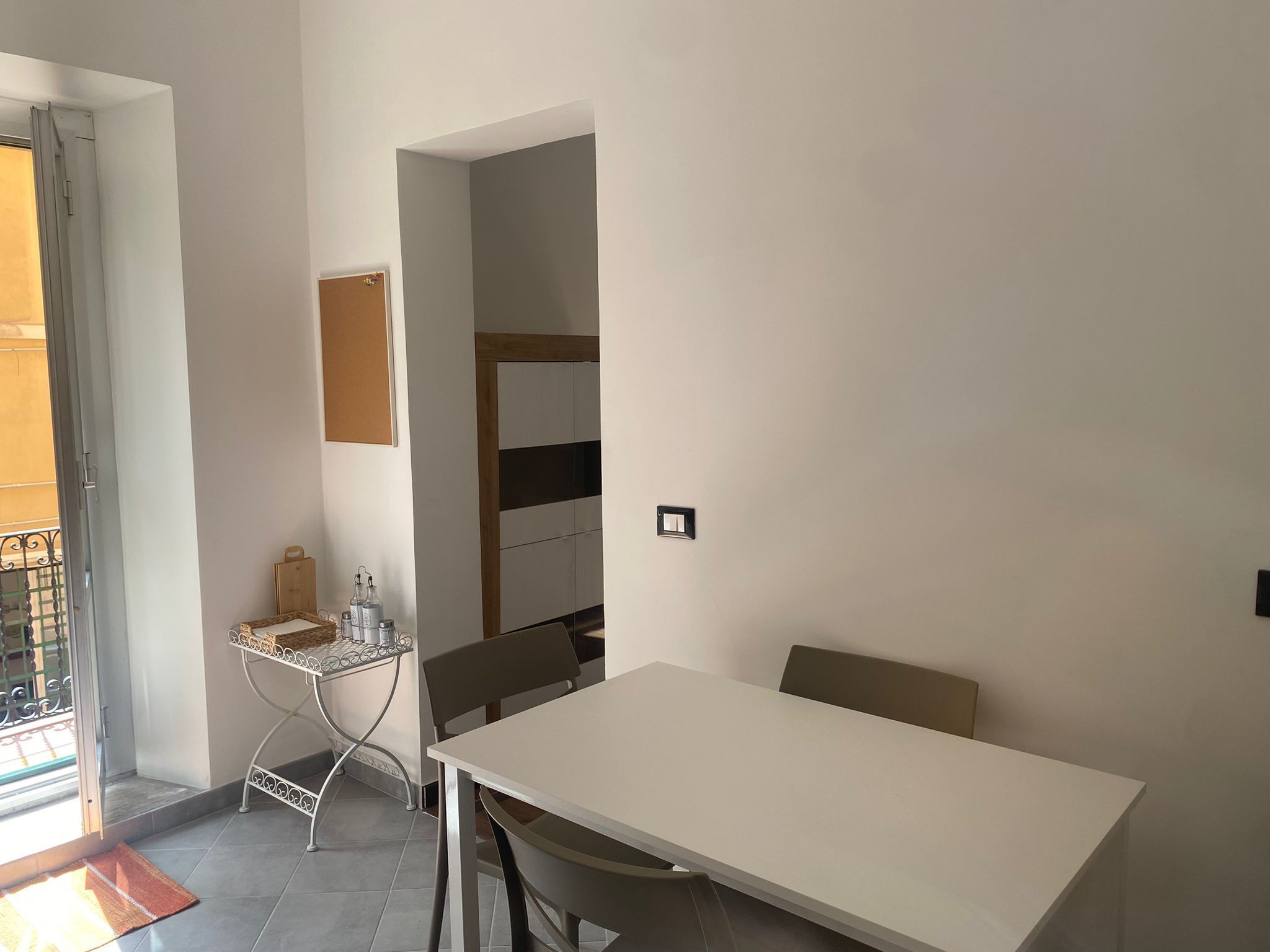 Espressomaschine, Wasserkocher mit Kaffee-/Teezubehör, Wasserkocher