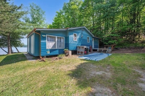 Exterior - Turtle Lake Beach House - Get Up North Retreats (Bigfork)