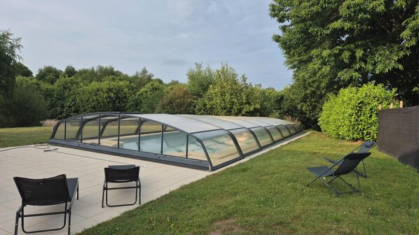 Tina de hidromasaje al aire libre