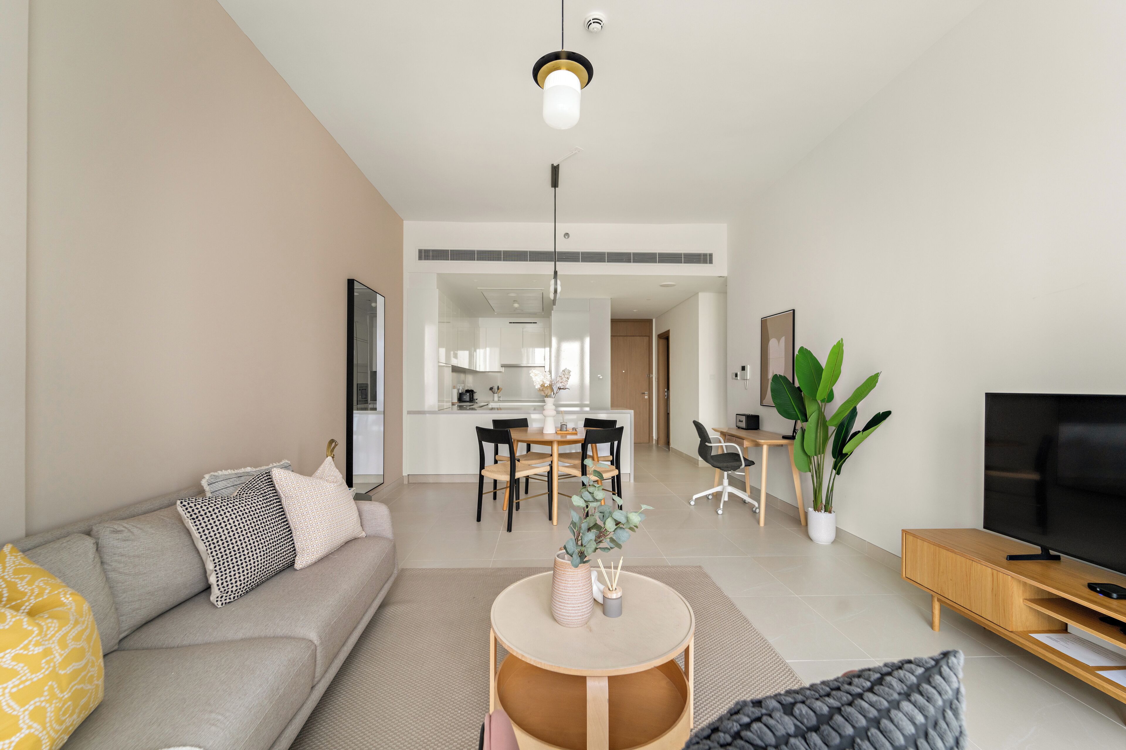 Deluxe Apartment, Canal View | Living area