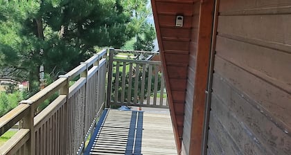 Gemütliches Berghütte in Super Besse mit großem Gelände und privatem Parkplatz