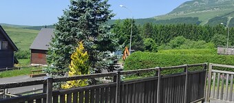 Cozy mountain chalet in Super Besse with large grounds and private parking