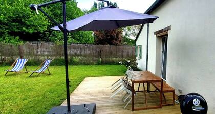 Guest house "la petite maison des bords de Loire"