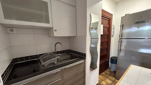 Unclassified image, 5 of 11, button - Mezzanine Apartment for 4 People, 100m from Beach (Argelès-sur-Mer)