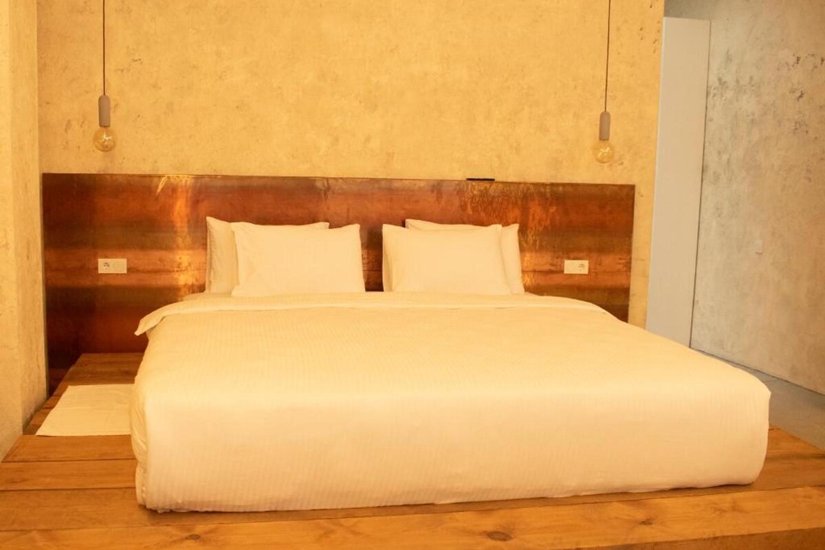 Soundproofing, WiFi (free)