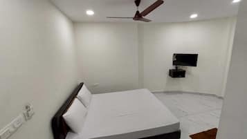 Deluxe Double Room, 1 Bedroom | Free WiFi