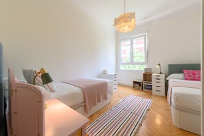 3 bedrooms, iron/ironing board, free WiFi