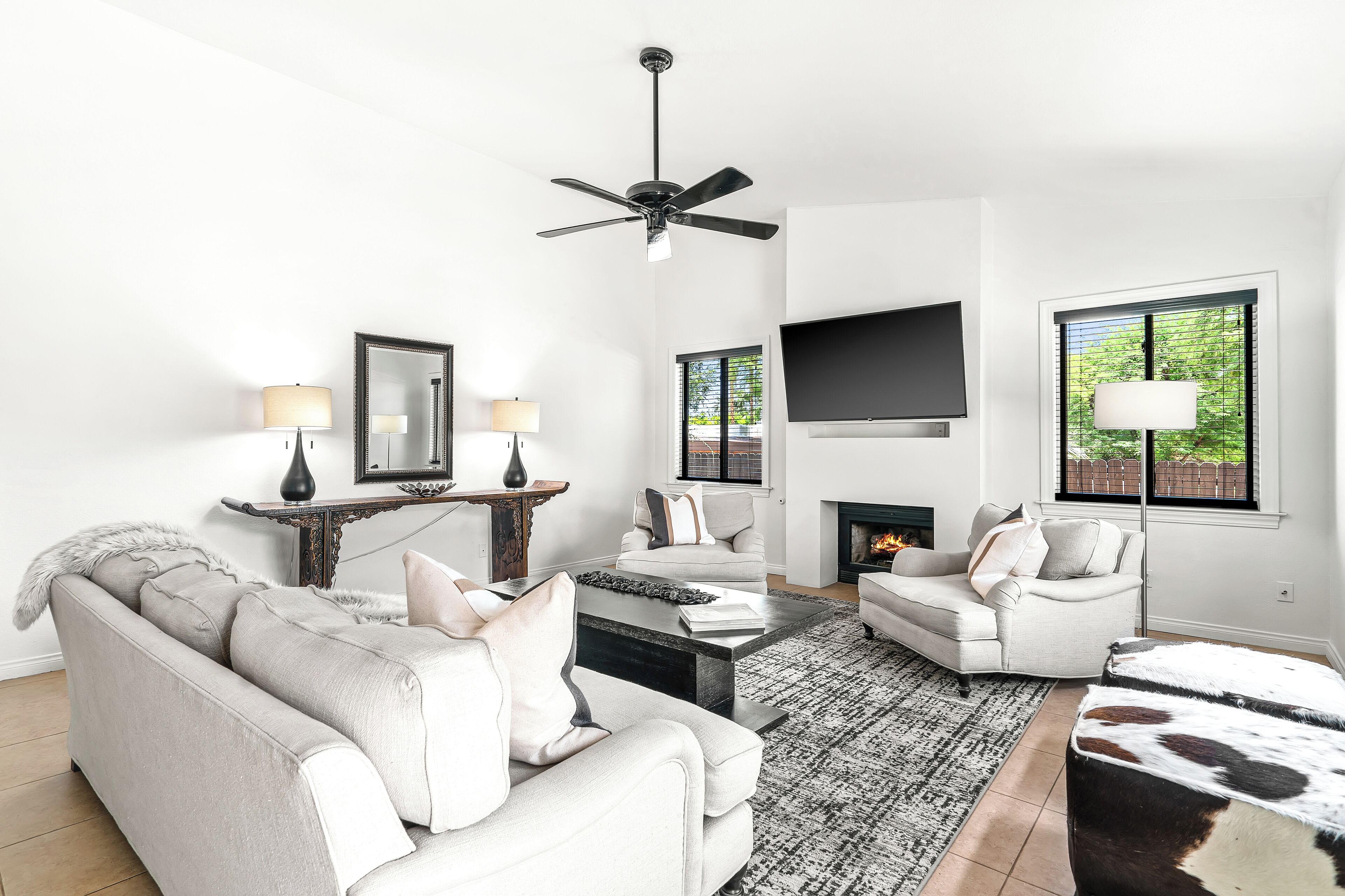 Smart TV, fireplace, DVD player, offices