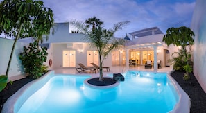 Opvarmet pool