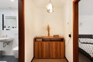 Dusch, hårtork och handdukar