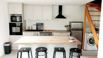 Micro-ondes, four, plaque de cuisson, lave-vaisselle