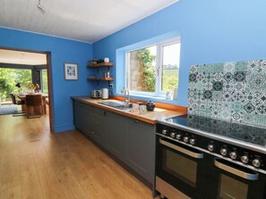 Dishwasher, cookware/dishes/utensils