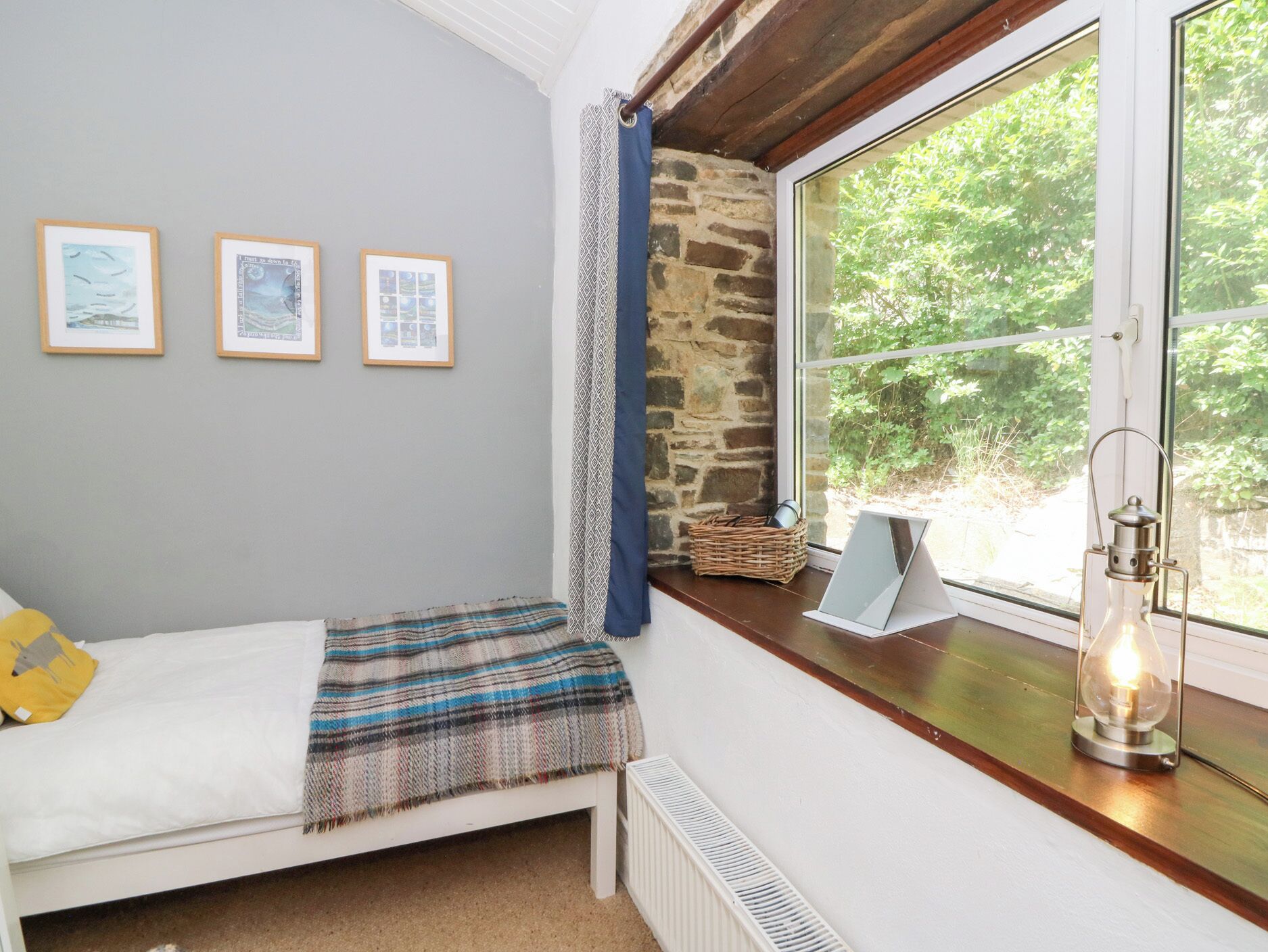 2 bedrooms, individually decorated, individually furnished, free WiFi