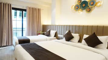 Executive Room | Bathroom | Designer toiletries, hair dryer, bathrobes, bidet