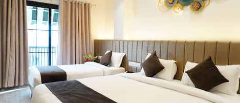 Executive Room | Bathroom | Designer toiletries, hair dryer, bathrobes, bidet