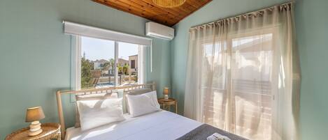 2 bedrooms, bed sheets