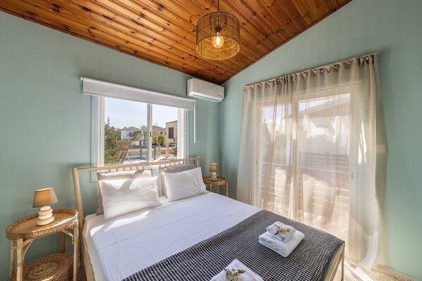 2 bedrooms, bed sheets