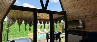 Doğa Manzaralı Havuz (ısıtmalı) ve Jakuzi - Ocakbaşı Barbekü