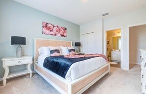 6 bedrooms, iron/ironing board, travel crib, free WiFi - 6 Bedrooms, 5.5 Bathrooms (Kissimmee)