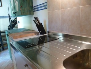 Frigorifero, microonde, macchina per tè/caffè, seggiolone
