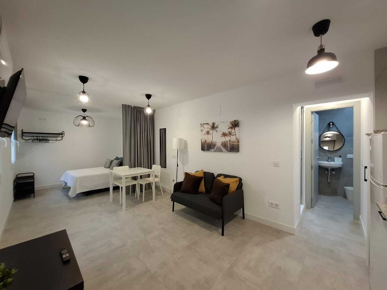 Estúdio conforto, varanda, vista para a cidade | Escrivaninha, espaço de trabalho para notebook, Wi-Fi de cortesia