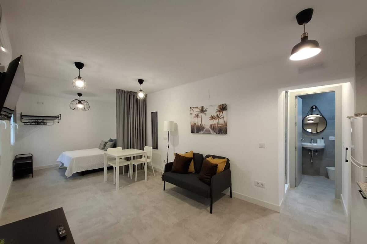 舒適開放式客房, 庭院, 城市景觀 | 書桌、筆電工作空間、免費無線上網