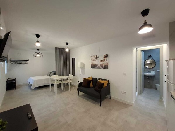 Comfort Studio, Patio, City View
