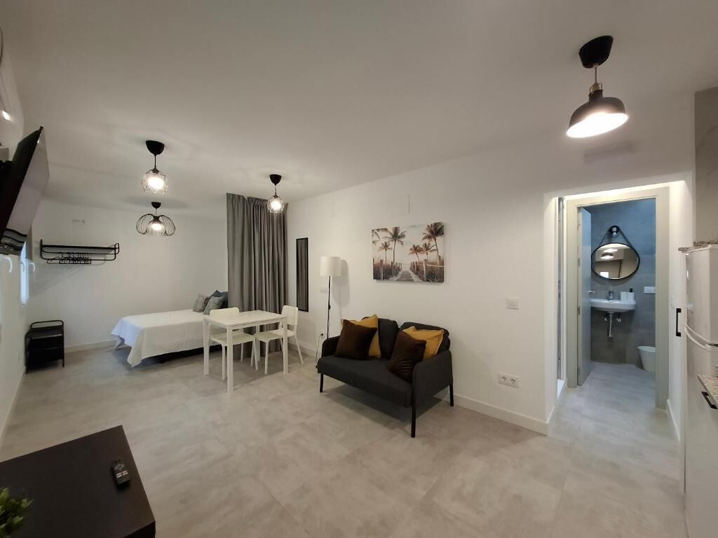 Een bureau, een laptopwerkplek, gratis wifi