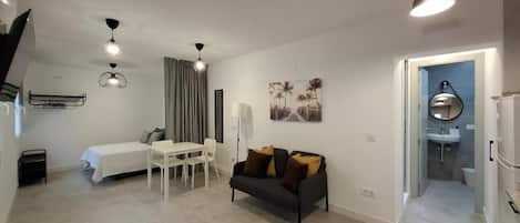 Desk, laptop workspace, free WiFi