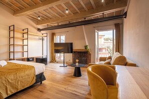 Junior Quadruple Room, City View | In-room safe, desk, iron/ironing board, free WiFi - Terrace 34 (Rome)