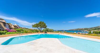 Villa on the Gulf of Pevero with access to the sea